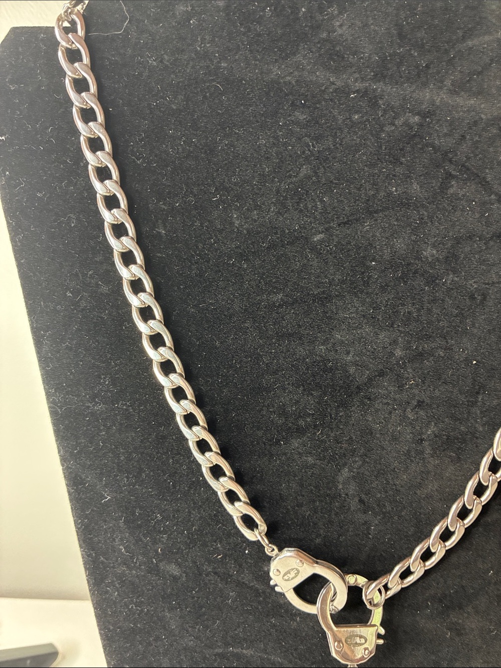 Chunky Silver Fear Handcuff 22” Stainless Steel Chain Necklace - Picture 4 of 12